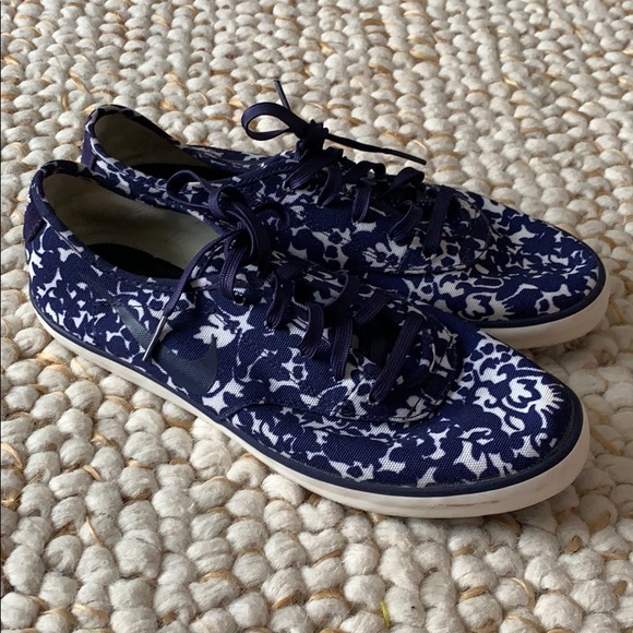 nike floral sneakers